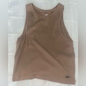 Brown hollister top size medium and comfortable and breathable
